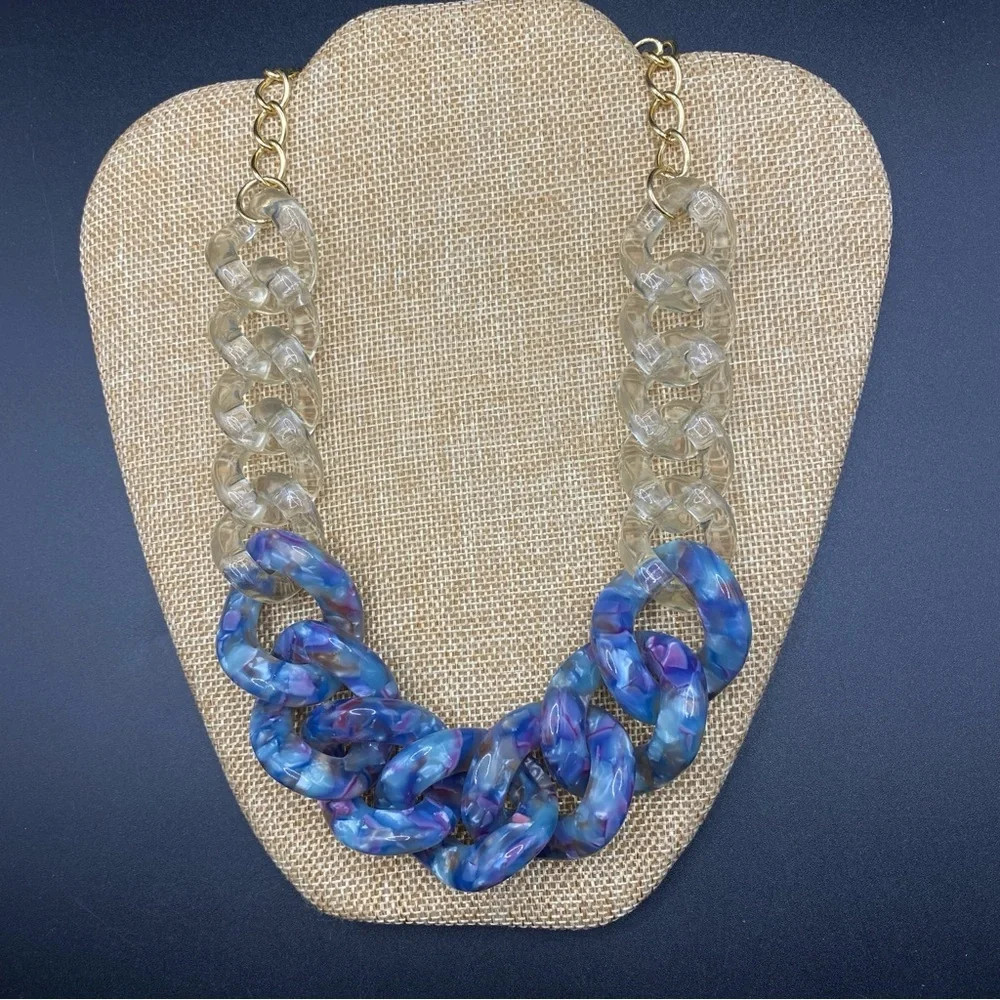BAUBLE BAR Blue & Clear Acrylic Link Statement Necklace